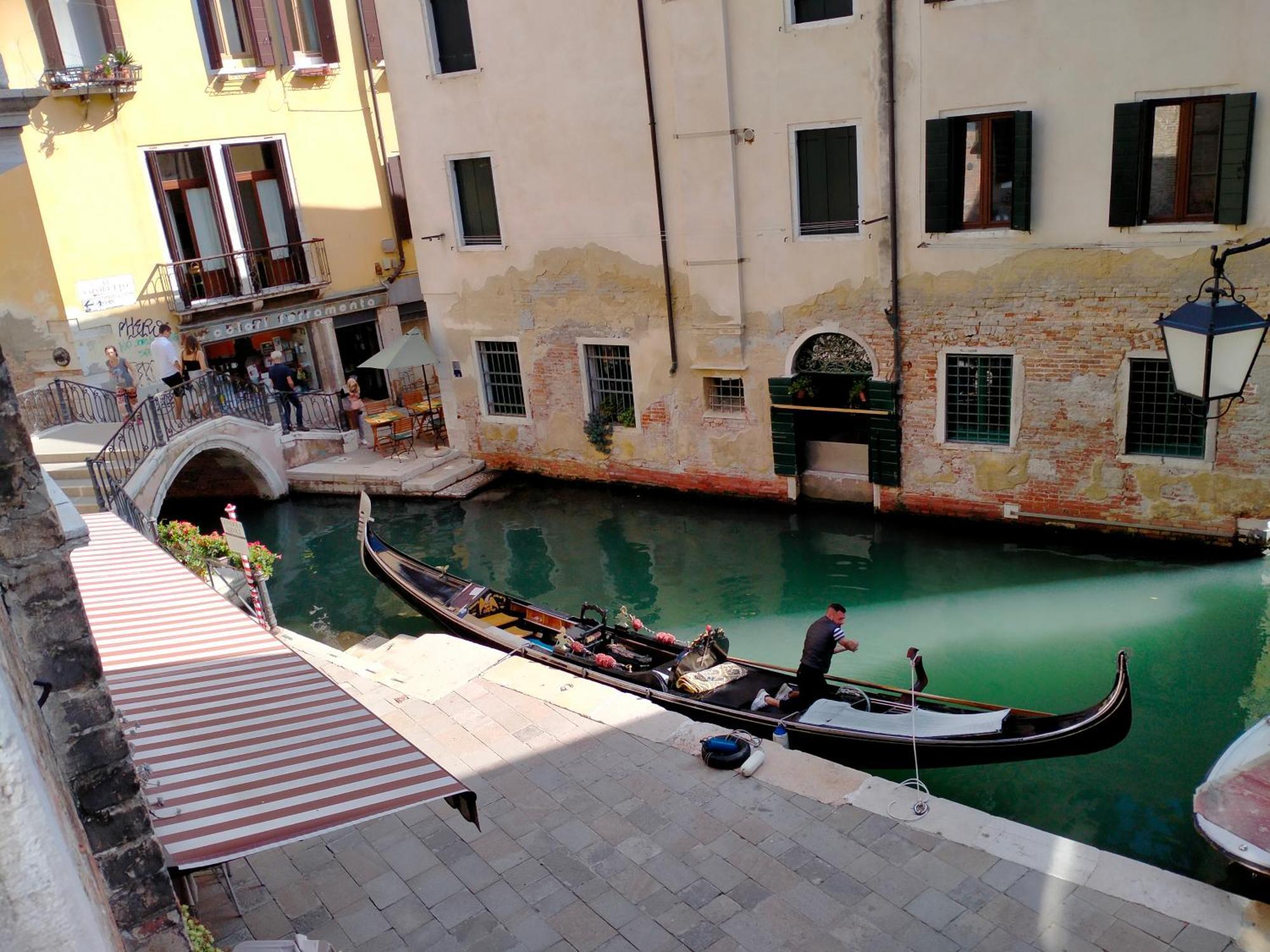 Alojamento de Acomodação e Pequeno-almoço Dimora Al Doge Beato Vista Canale Veneza